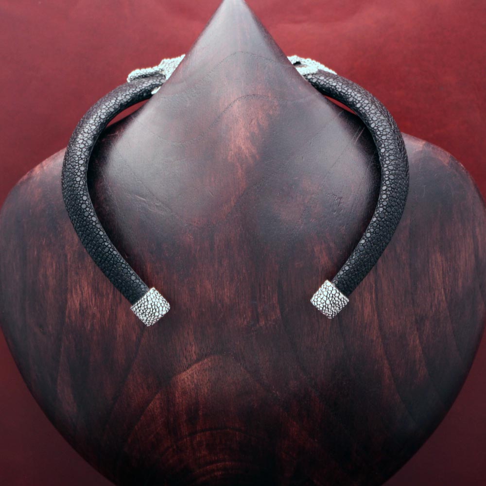 PYRAMID EXOTIC CHOKER WITH OCTOPUS