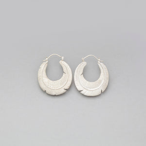 SILVER PLATED FLAT FEATHER HOOP EARRING
