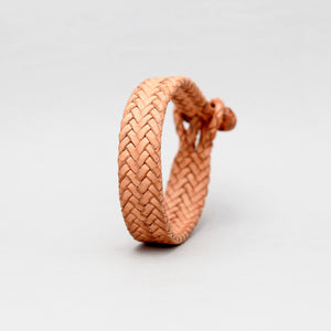 DOUBLE CLOSURE BRAIDED LEATHER BRACELET IN NATURAL
