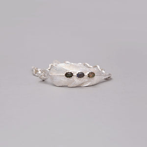 SILVER PLATED FEATHER CHAIN LINK BRACELET WITH LABRADORITE  ACCENT