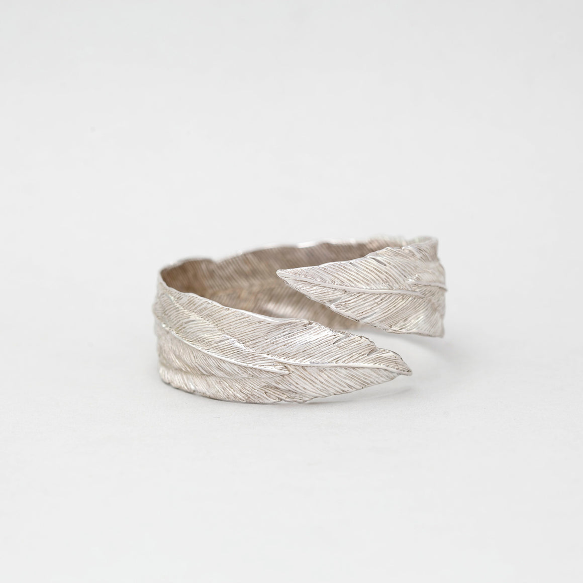 STERLING SILVER FEATHER BANGLE