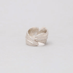 FEATHER RING IN STERLING SILVER